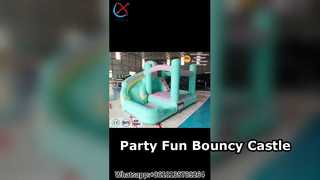 Château gonflable pastel avec toboggan pour enfants, fêtes amusantes