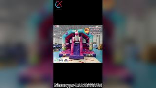 Amusez-vous avec la maison gonflable de licorne !