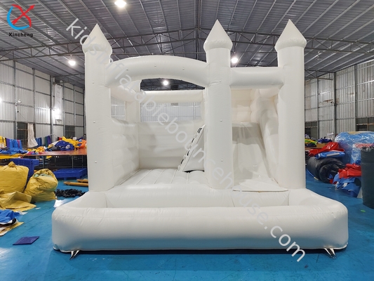 ODM/OEM Château gonflable de mariage blanc avec glissement pour la fête de mariage