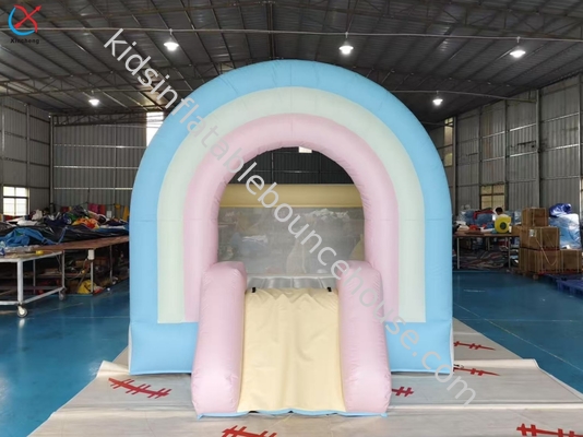 Combo toboggan et château gonflable arc-en-ciel d'intérieur avec toboggan